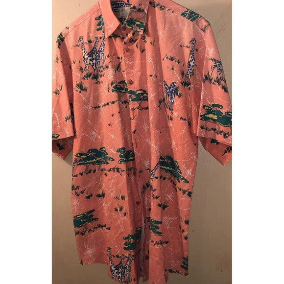 Unbranded Other - Giraffe Print Size M Button Up Collared Shirt Short Sleeve